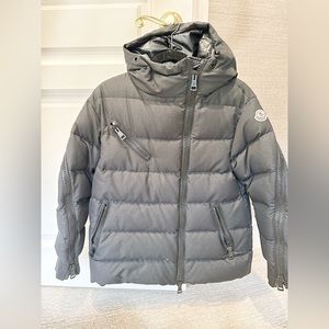 Moncler Taurua Down Puffer